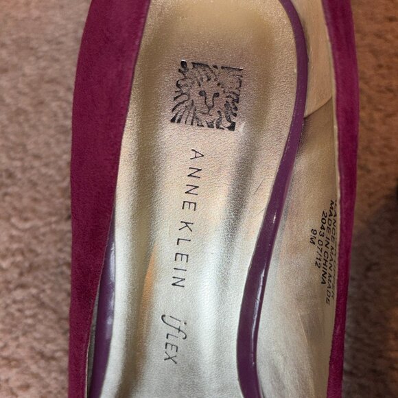 Ann Klein Clemence iFlex Magenta Suede Pumps Heels 9 - Picture 4 of 11